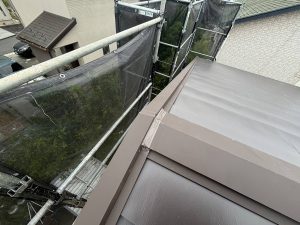 メリットの多いカバー工法！アパートの屋根工事もおまかせください／東広島市の屋根カバー工事の施工事例／完成