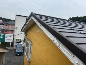 メリットの多いカバー工法！アパートの屋根工事もおまかせください／東広島市の屋根カバー工事の施工事例／完成